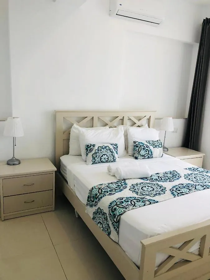 Ducassi Rooftop Pool Suites Los Corales Beach